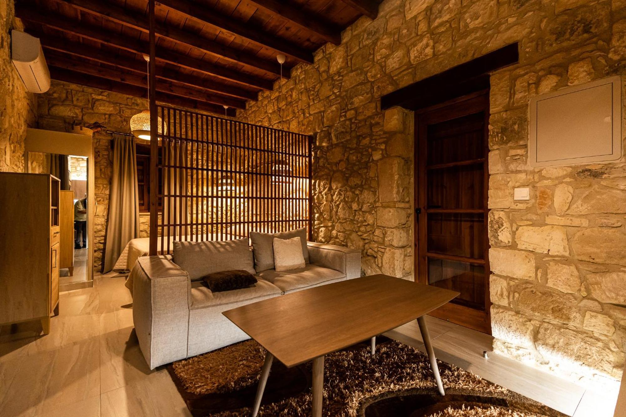 Harma Traditional Boutique Suites Πάφος Δωμάτιο φωτογραφία