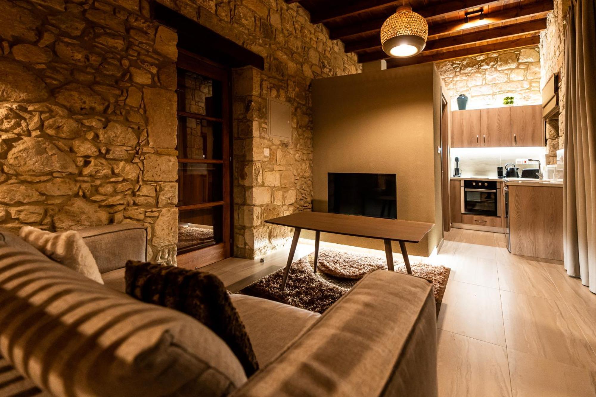 Harma Traditional Boutique Suites Πάφος Δωμάτιο φωτογραφία